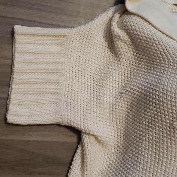 🎉3/$40🎉Hoodie sweater - Picture 4 of 5